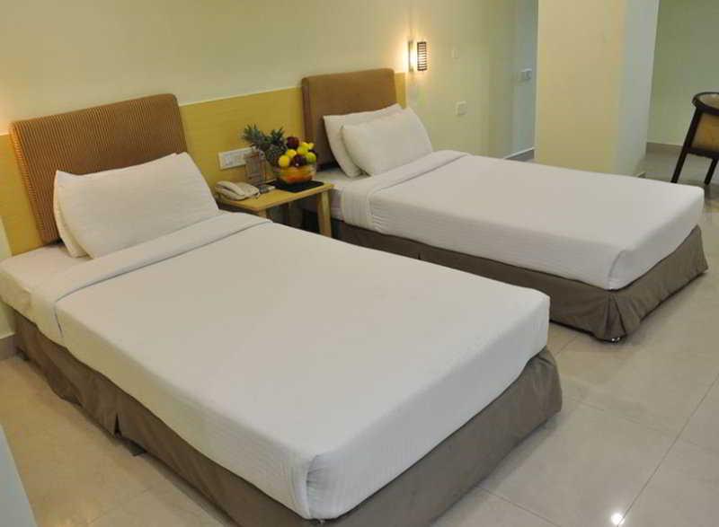 Hotel OYO 11376 Golden Park Hyderabad Exterior foto