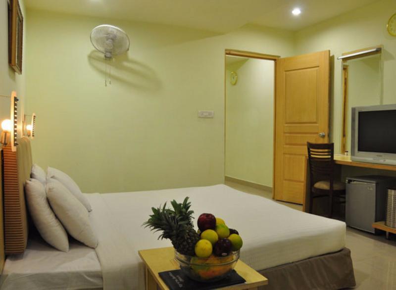 Hotel OYO 11376 Golden Park Hyderabad Exterior foto